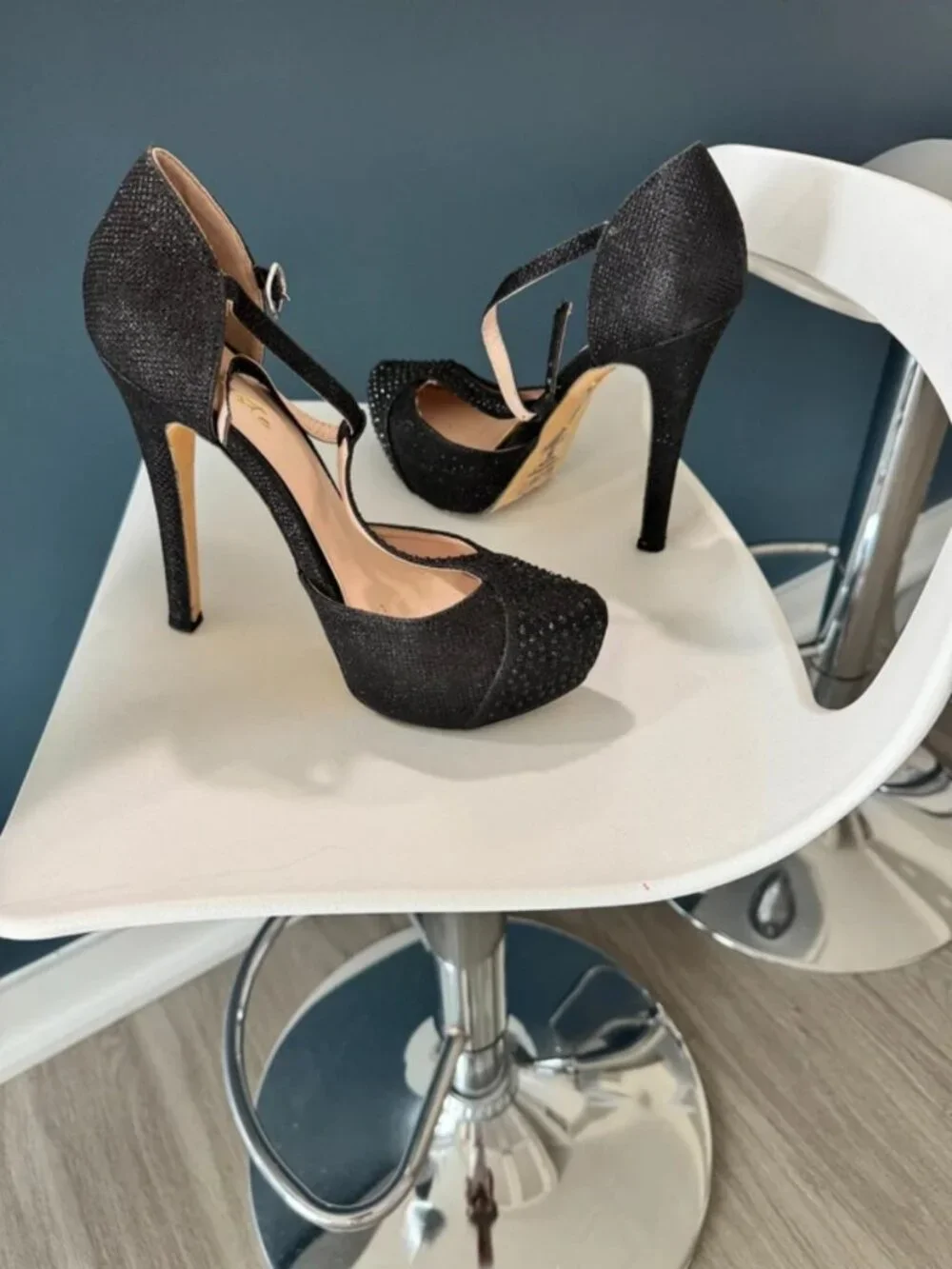 Zapatos negros de tacon de mujer